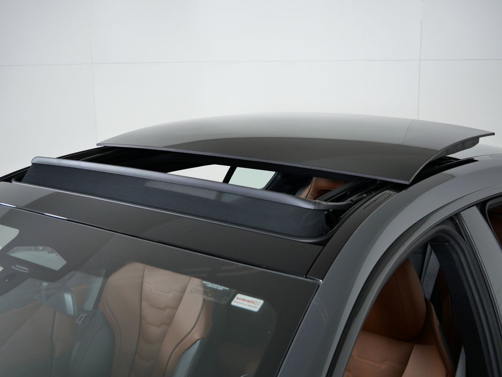 Thumbnail: 2026 BMW 8 Series - 18