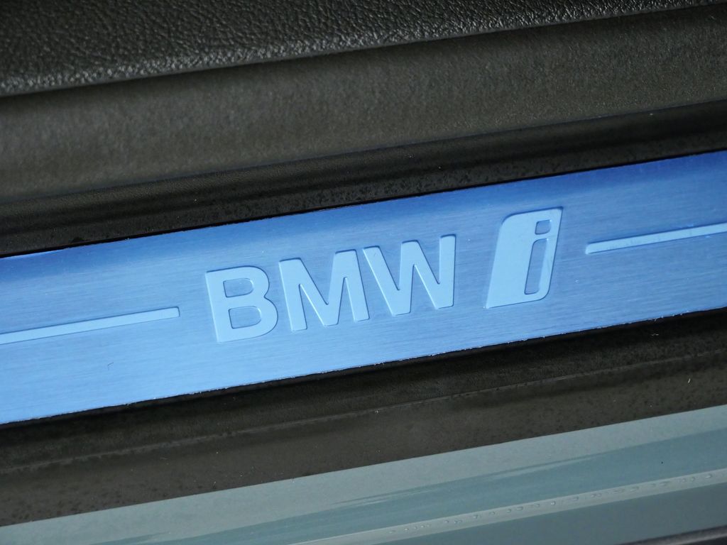 Thumbnail: 2026 BMW i4 - 23