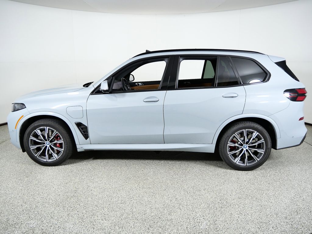 Thumbnail: 2025 BMW X5 - 16