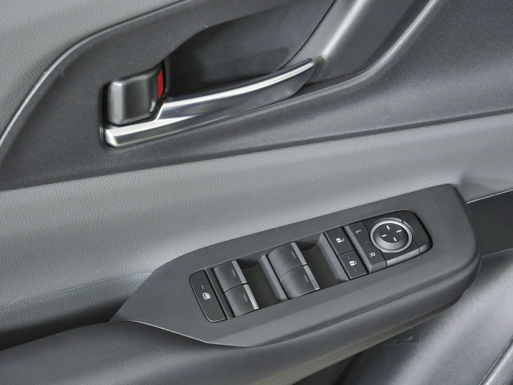Thumbnail: 2024 Toyota Prius - 33