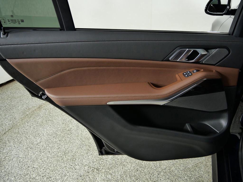 Thumbnail: 2026 BMW X7 - 34