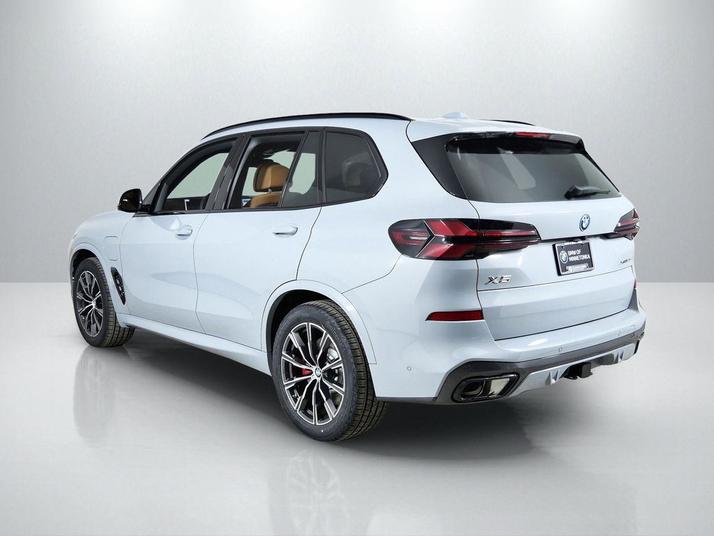 Thumbnail: 2026 BMW X5 - 14
