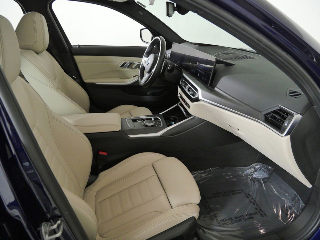 Thumbnail: 2023 BMW 3 Series - 24