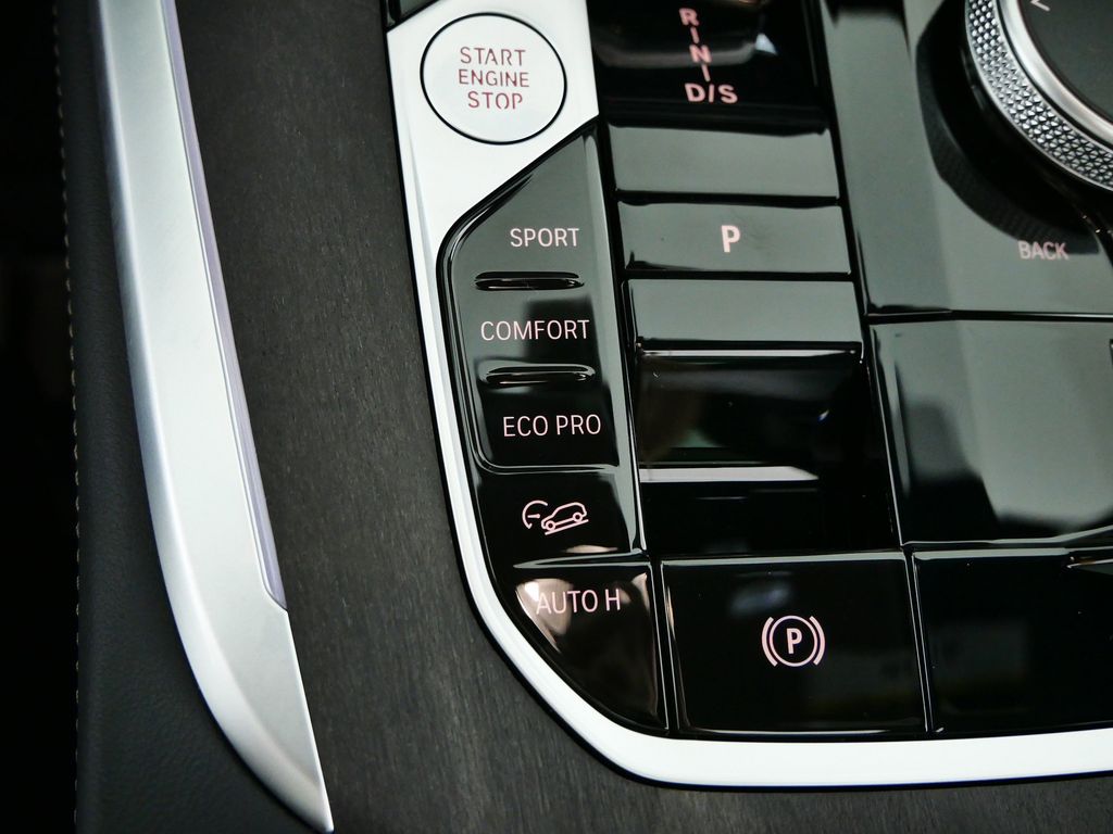 Thumbnail: 2026 BMW X7 - 41