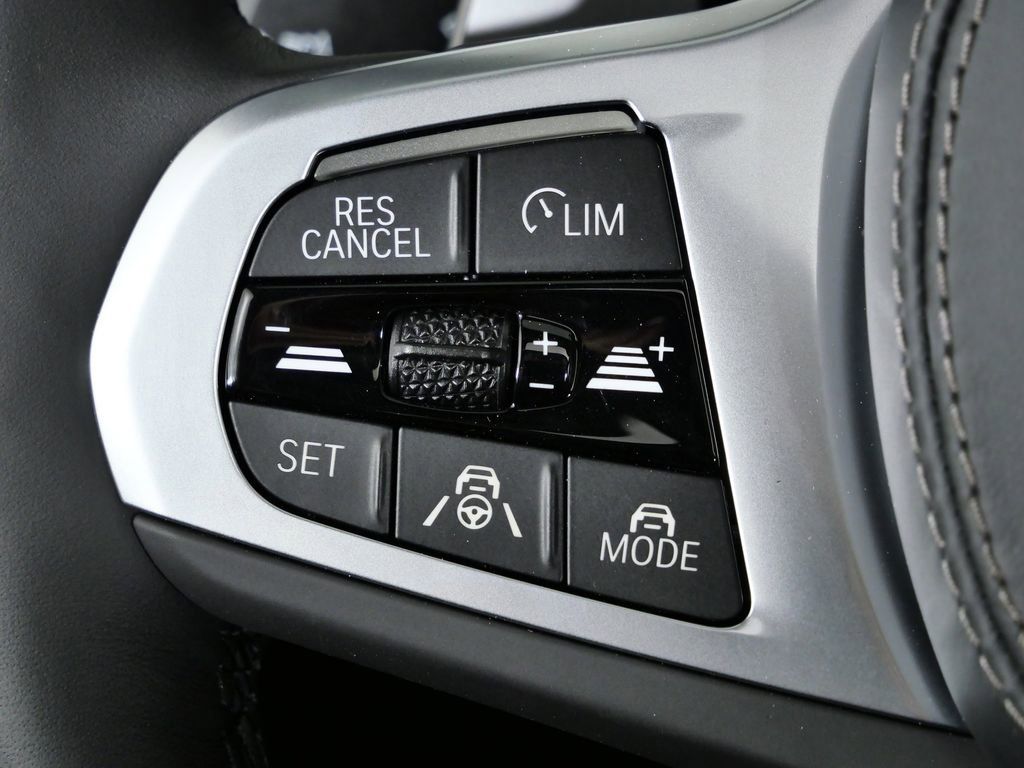 Thumbnail: 2026 BMW 8 Series - 42