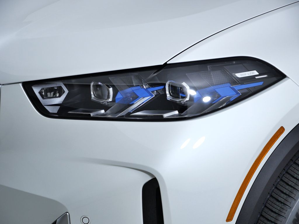 Thumbnail: 2026 BMW X5 - 3