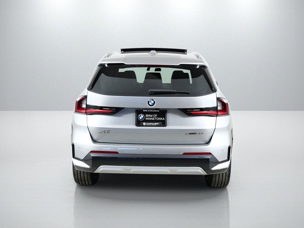 Thumbnail: 2026 BMW X1 - 10