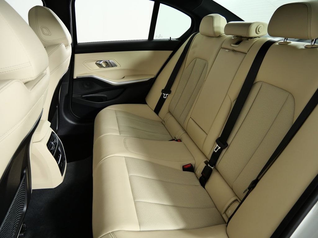 Thumbnail: 2023 BMW 3 Series - 35