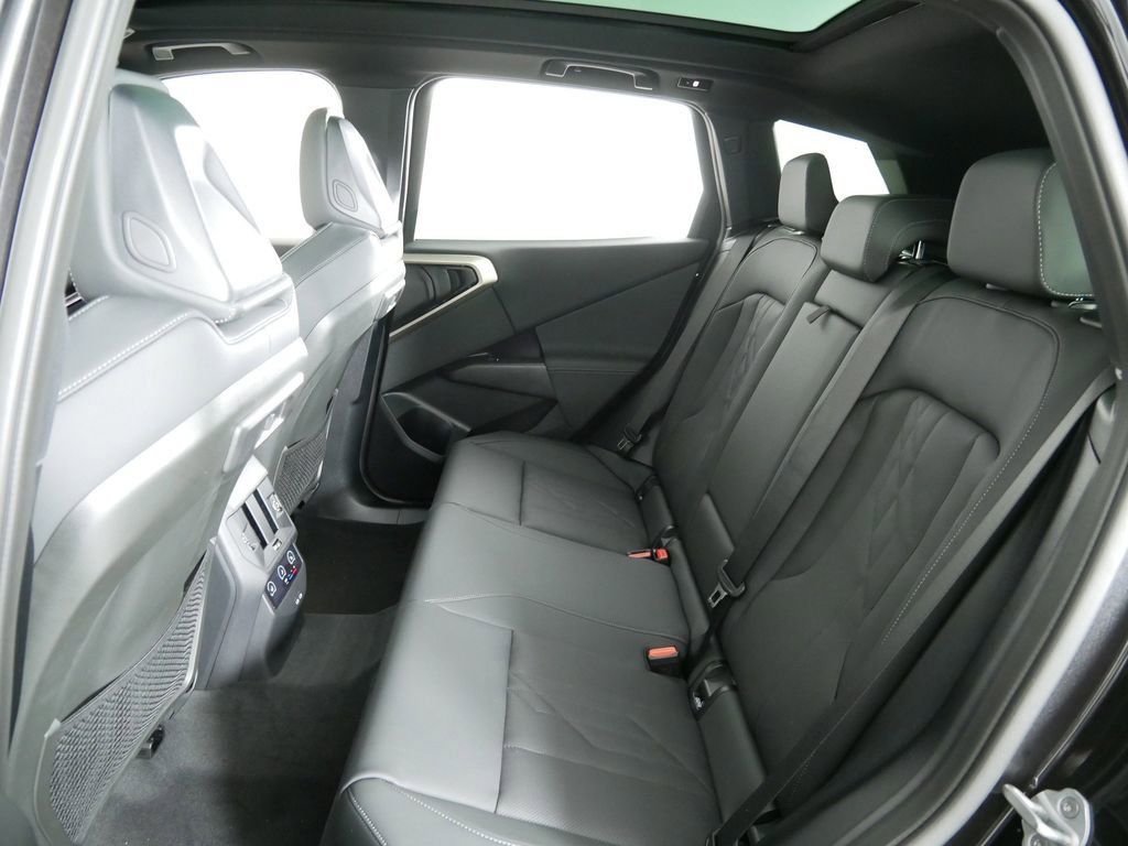 Thumbnail: 2025 BMW X3 - 30