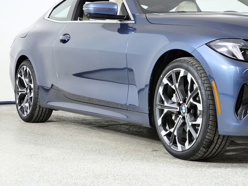 Thumbnail: 2025 BMW 4 Series - 8
