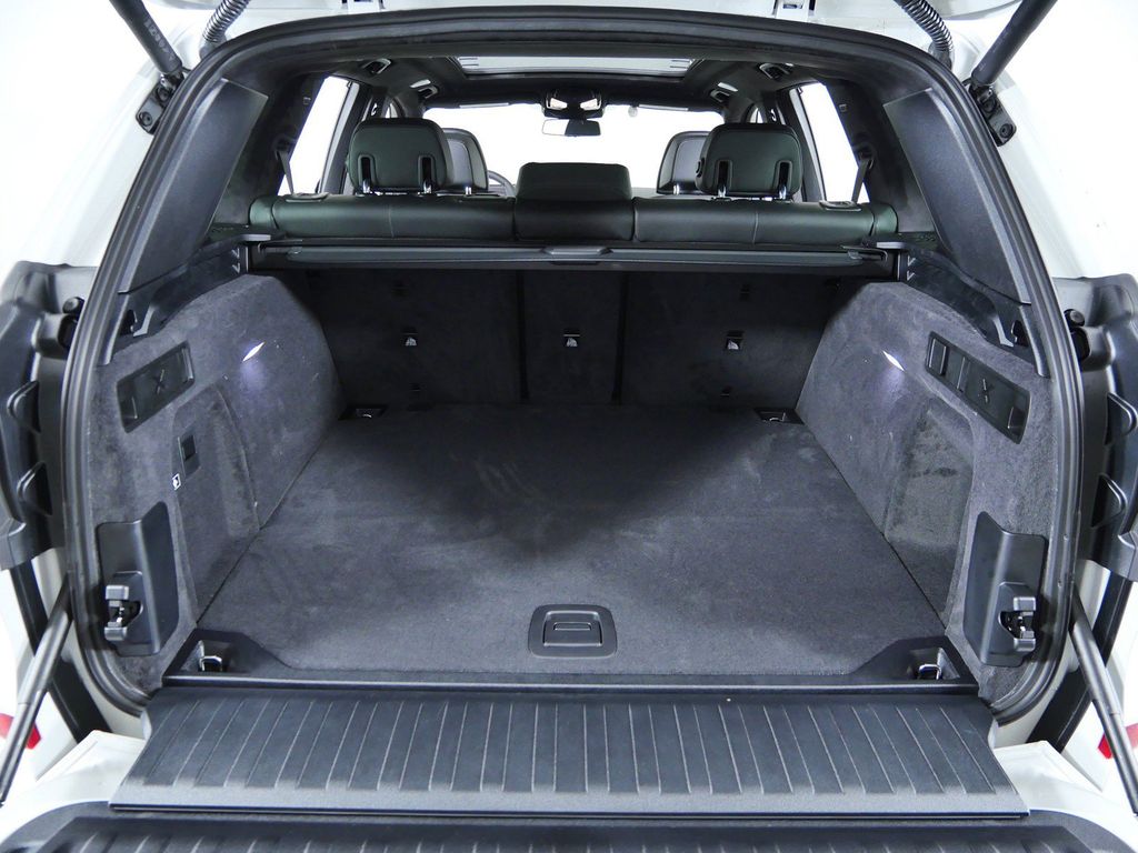 Thumbnail: 2026 BMW X5 - 25