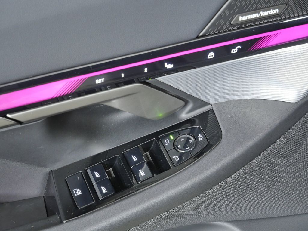 Thumbnail: 2026 BMW i5 - 39