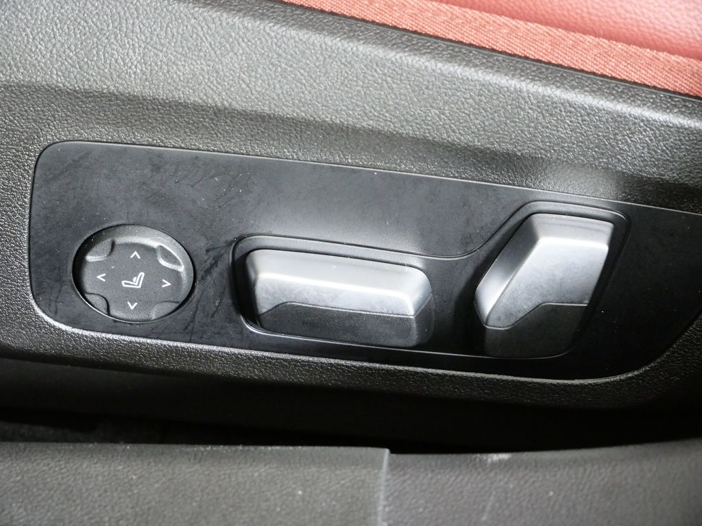 Thumbnail: 2023 BMW 3 Series - 42