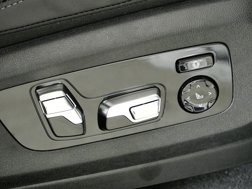 Thumbnail: 2026 BMW X7 - 22