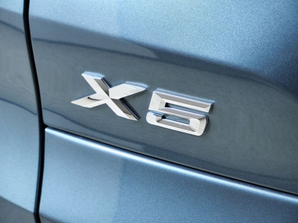 Thumbnail: 2026 BMW X5 - 13