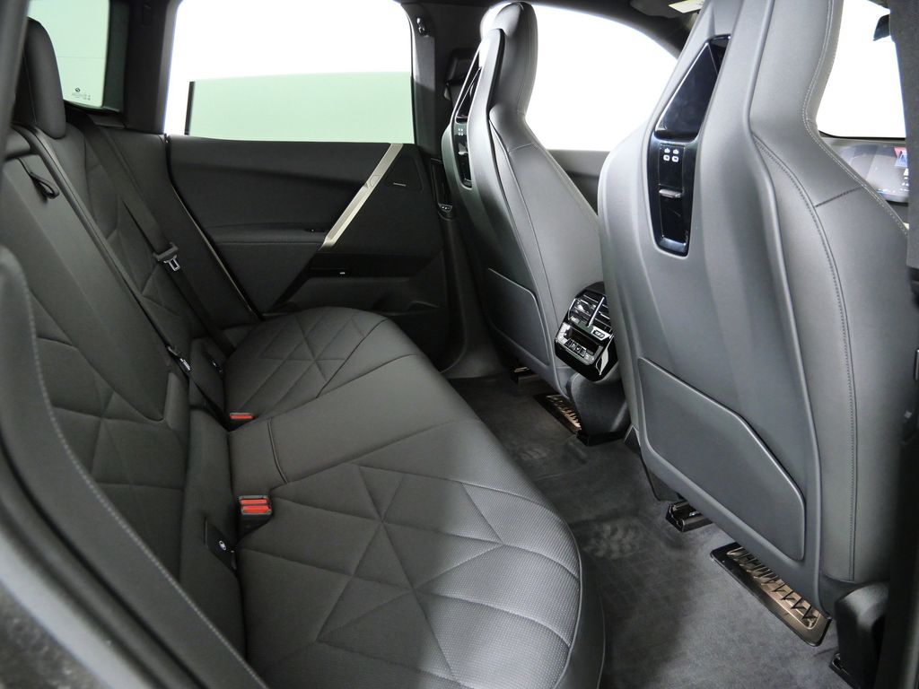 Thumbnail: 2023 BMW iX - 30