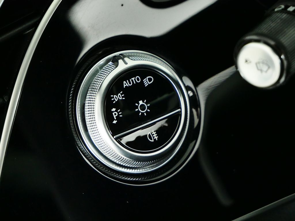 Thumbnail: 2024 Mercedes-Benz E-Class - 37