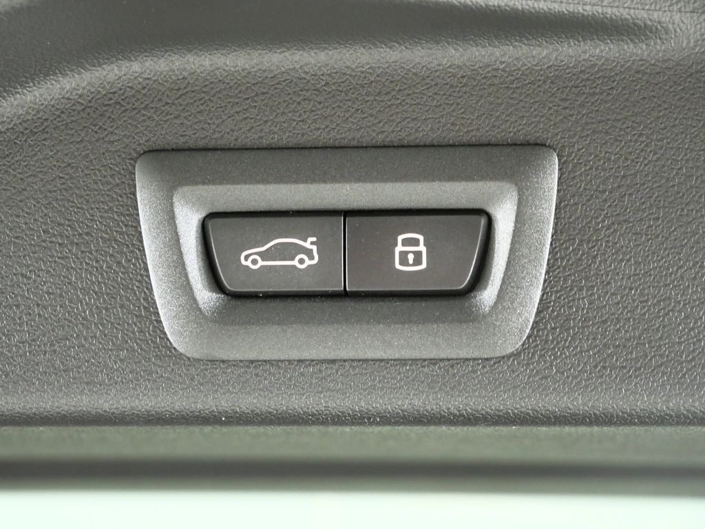 Thumbnail: 2026 BMW X5 - 30