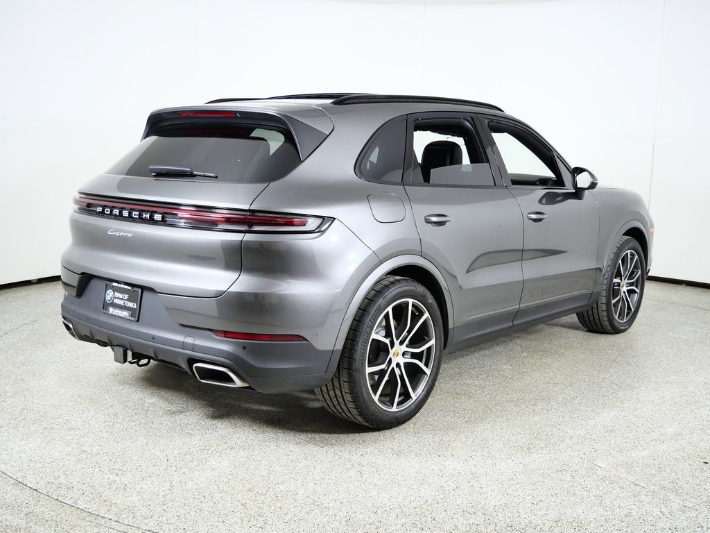 Thumbnail: 2024 Porsche Cayenne - 10