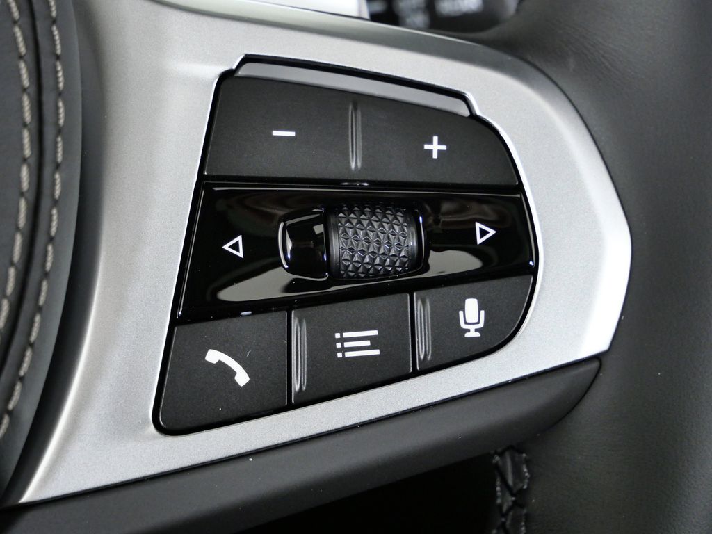 Thumbnail: 2026 BMW X7 - 43