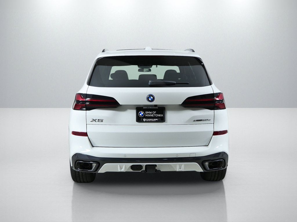 Thumbnail: 2026 BMW X5 - 10