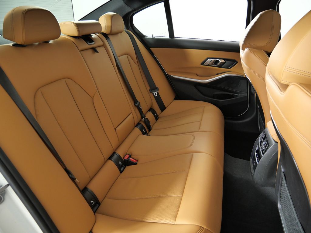 Thumbnail: 2023 BMW 3 Series - 31