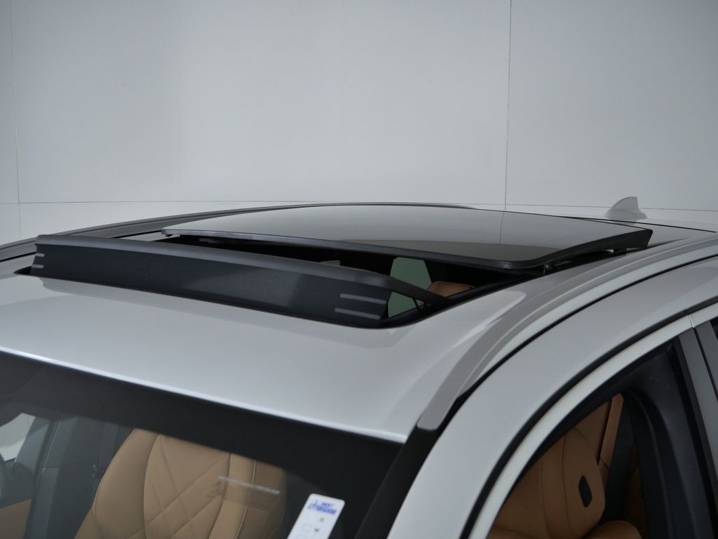 Thumbnail: 2023 BMW X5 - 22