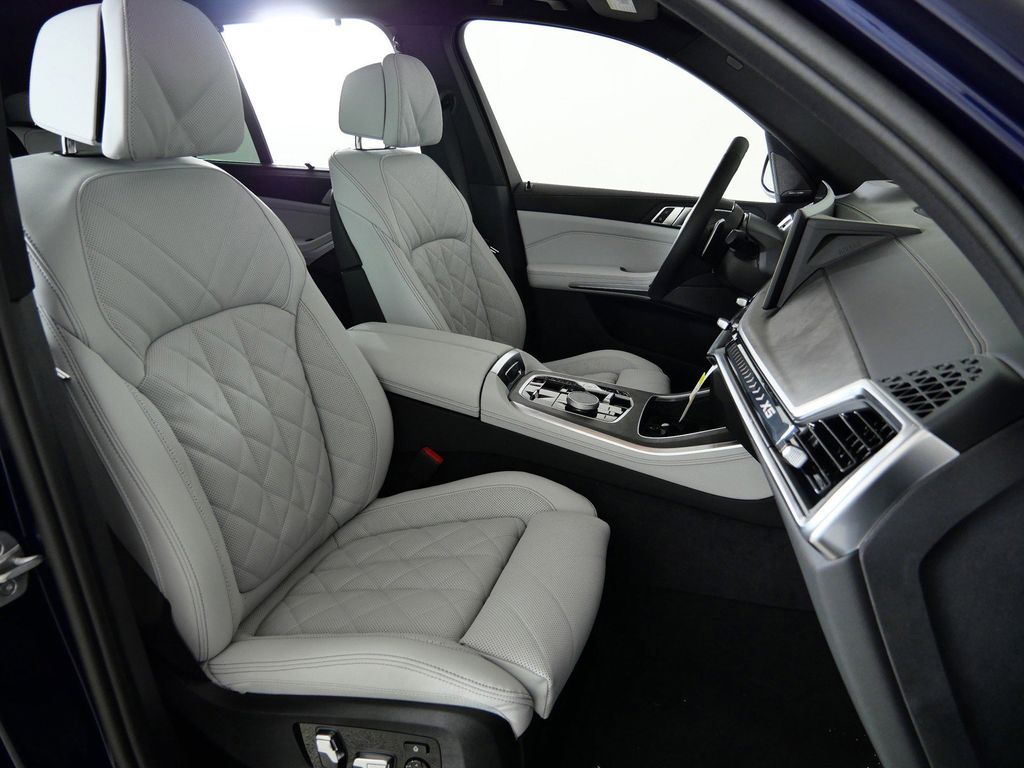 Thumbnail: 2026 BMW X5 - 21
