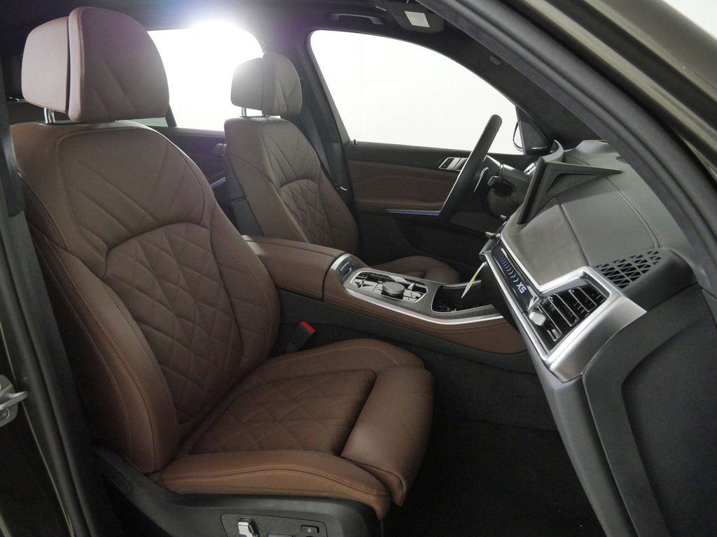 Thumbnail: 2026 BMW X5 - 21