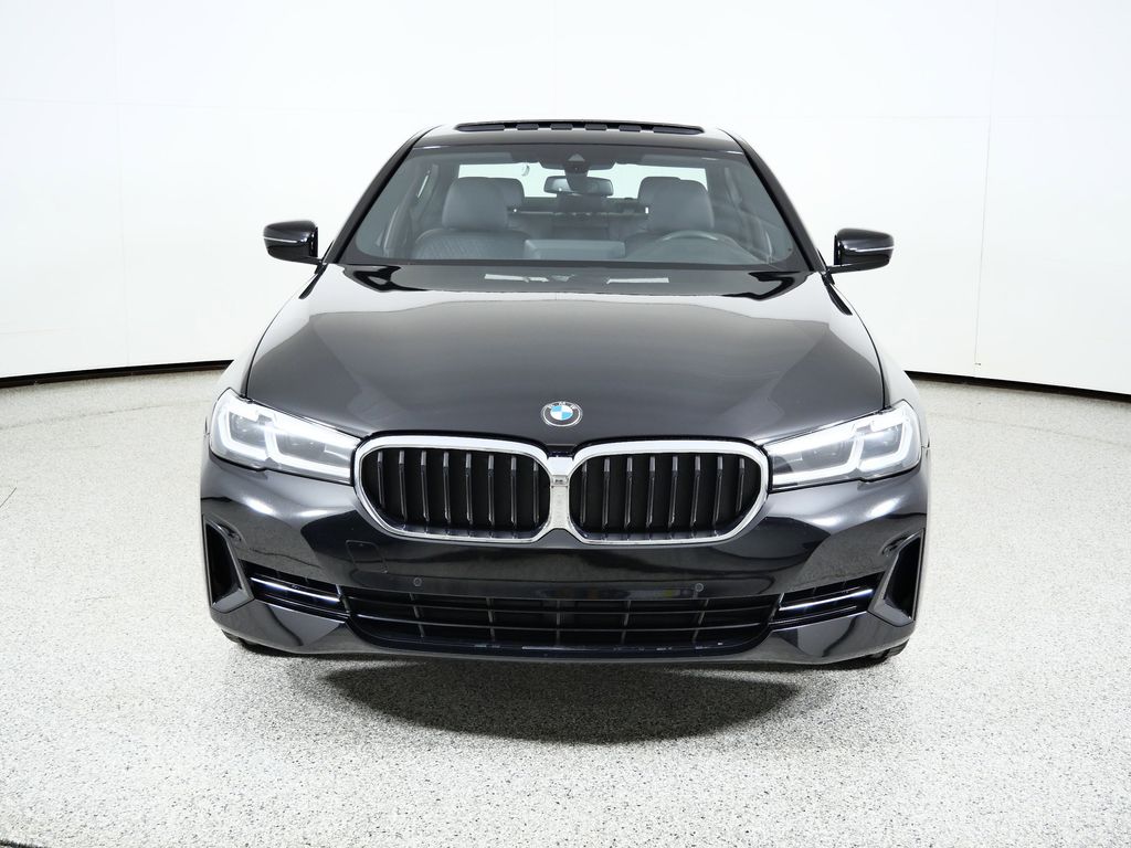Thumbnail: 2023 BMW 5 Series - 3