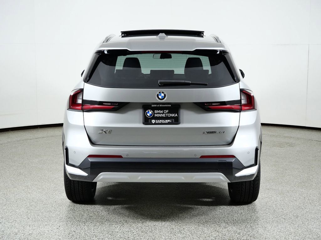 Thumbnail: 2026 BMW X1 - 12