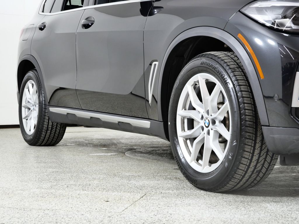 Thumbnail: 2023 BMW X5 - 7