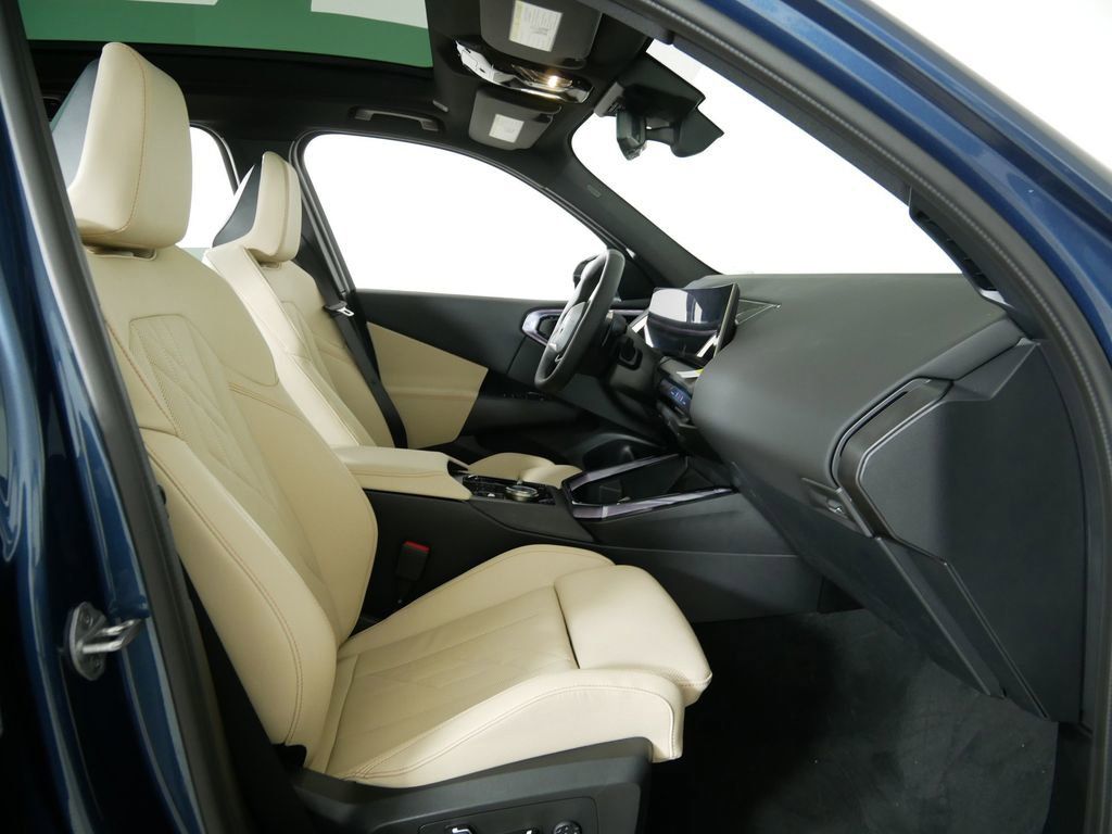 Thumbnail: 2025 BMW X3 - 22