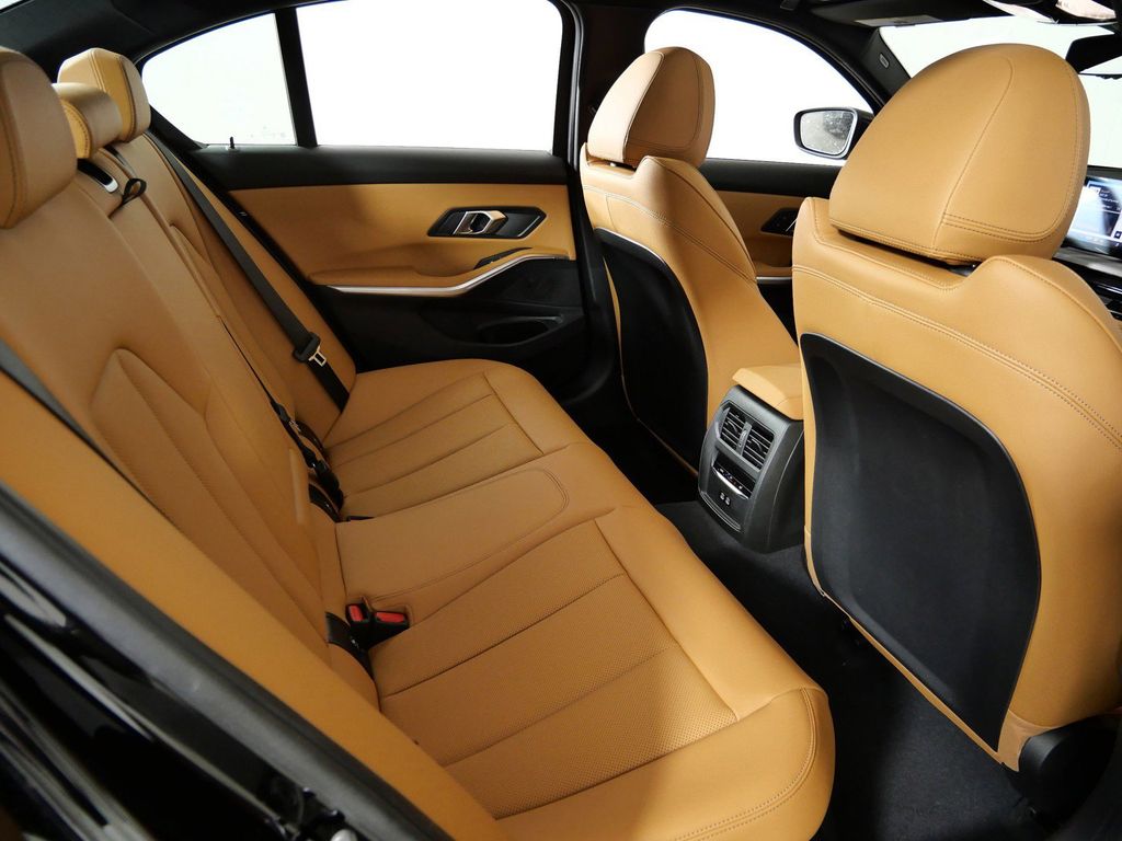 Thumbnail: 2026 BMW 3 Series - 25