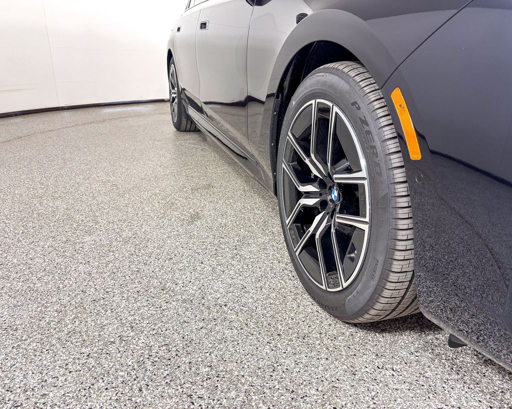 Thumbnail: 2025 BMW 7 Series - 9