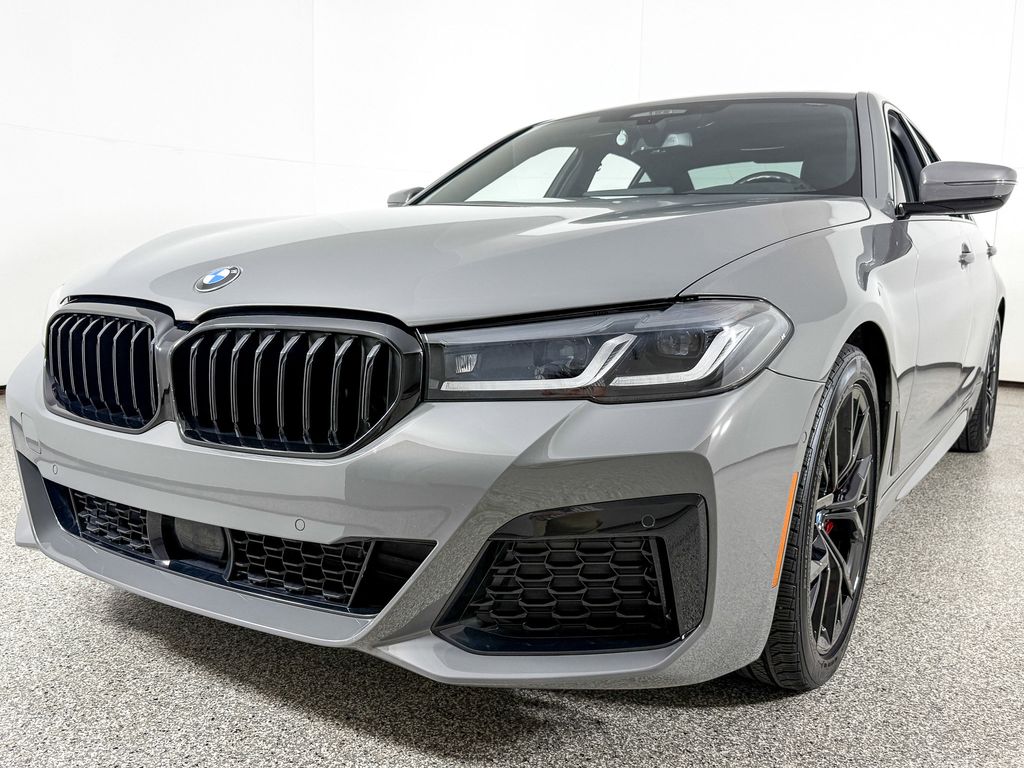 Thumbnail: 2022 BMW 5 Series - 5
