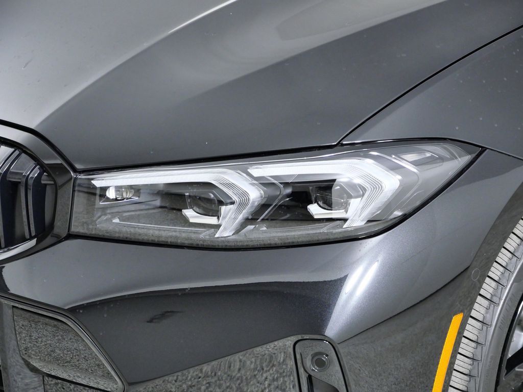 Thumbnail: 2026 BMW 3 Series - 3