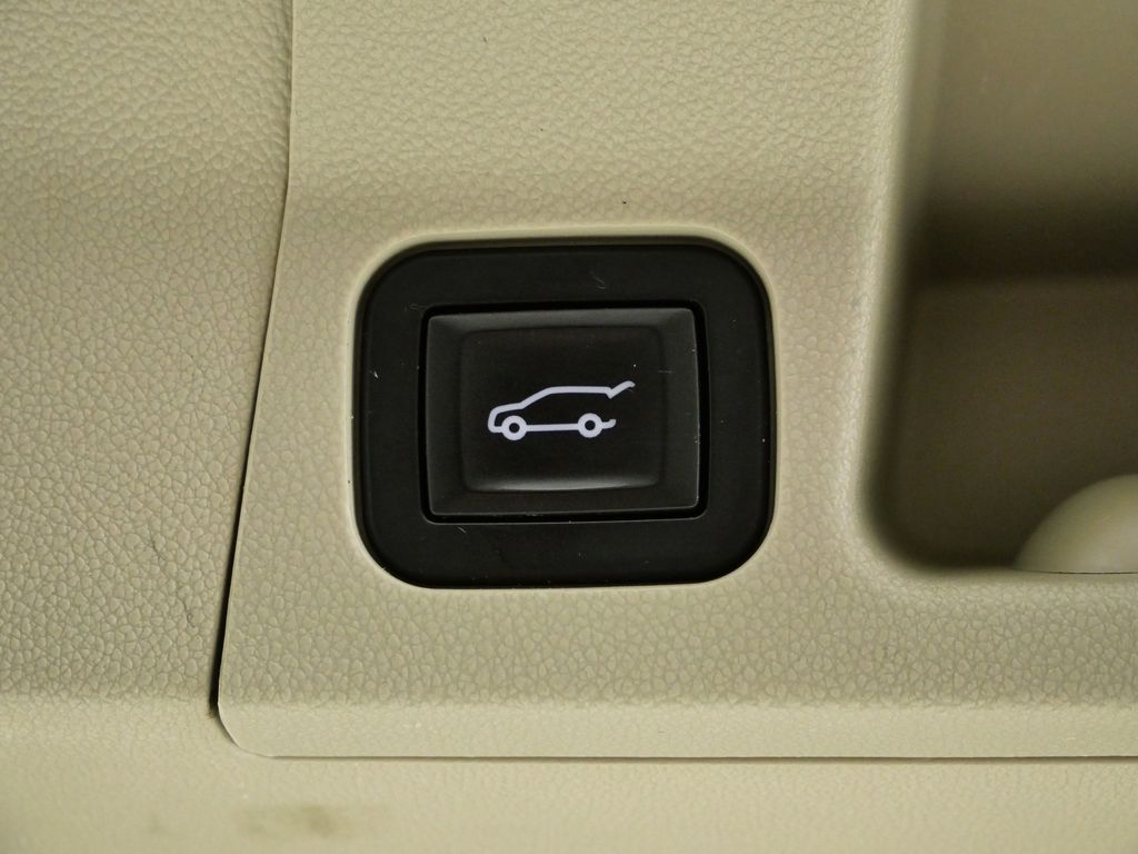 Thumbnail: 2017 GMC Acadia - 29