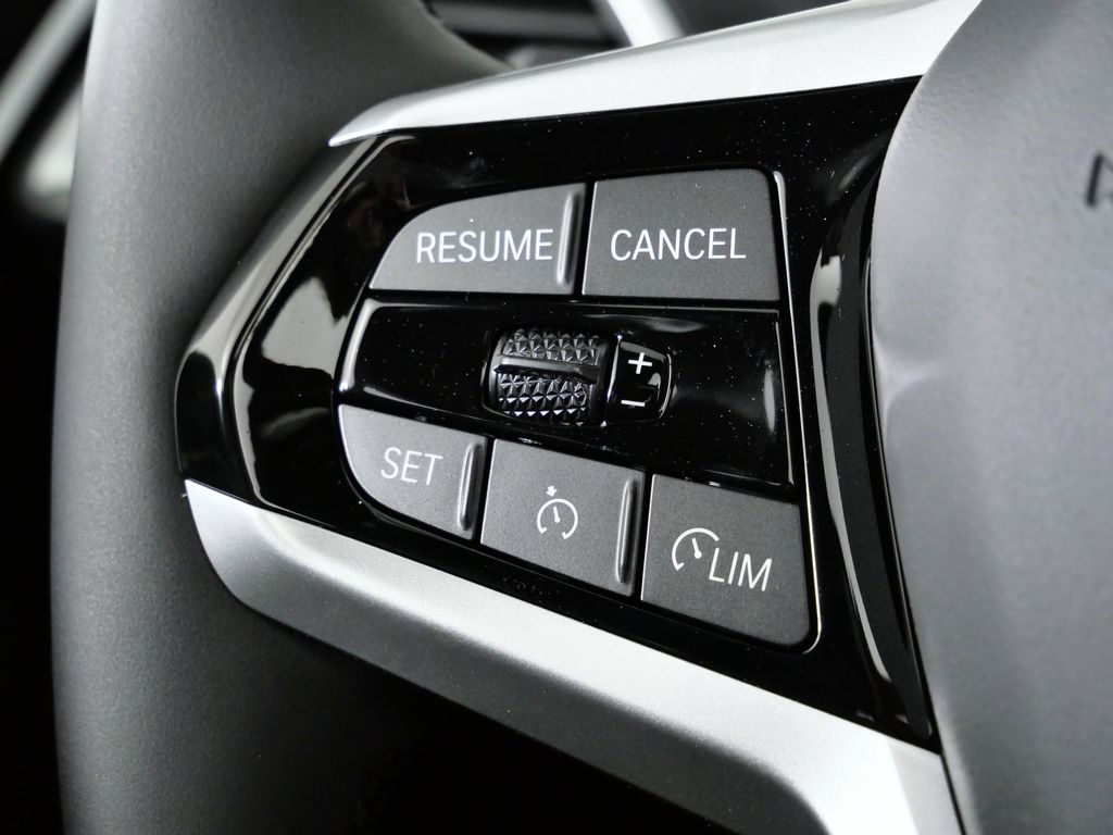 Thumbnail: 2026 BMW i4 - 40