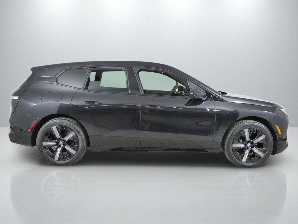 Thumbnail: 2023 BMW iX - 10