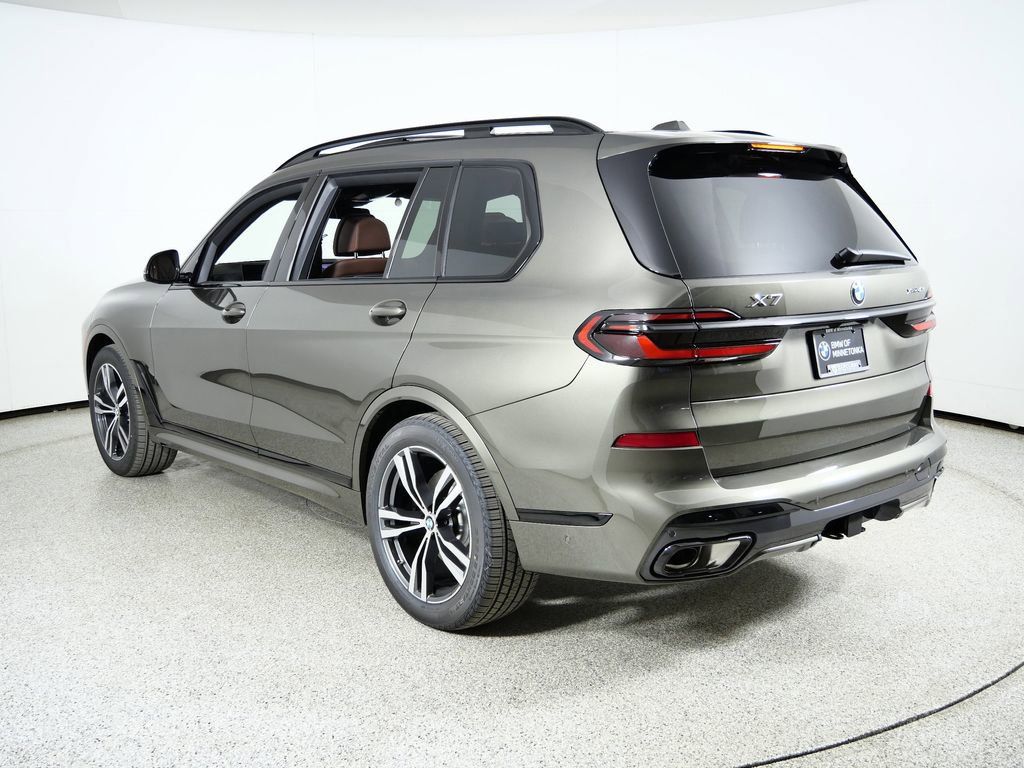 Thumbnail: 2026 BMW X7 - 16
