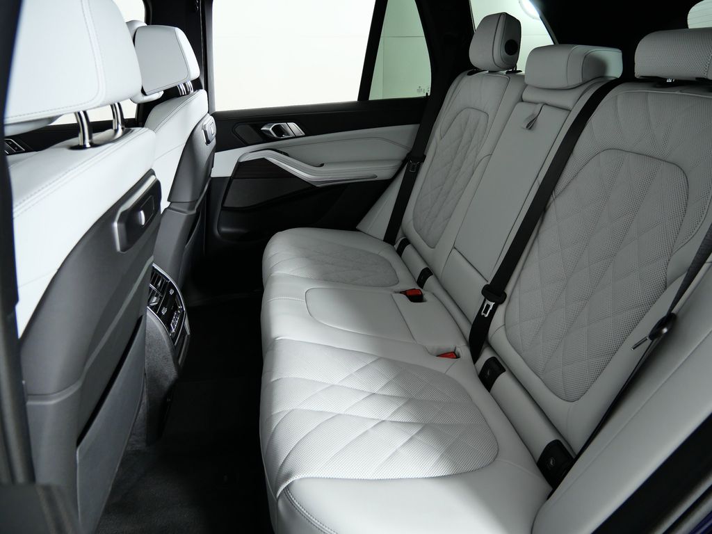 Thumbnail: 2026 BMW X5 - 34