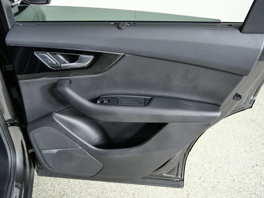 Thumbnail: 2019 Audi Q7 - 25