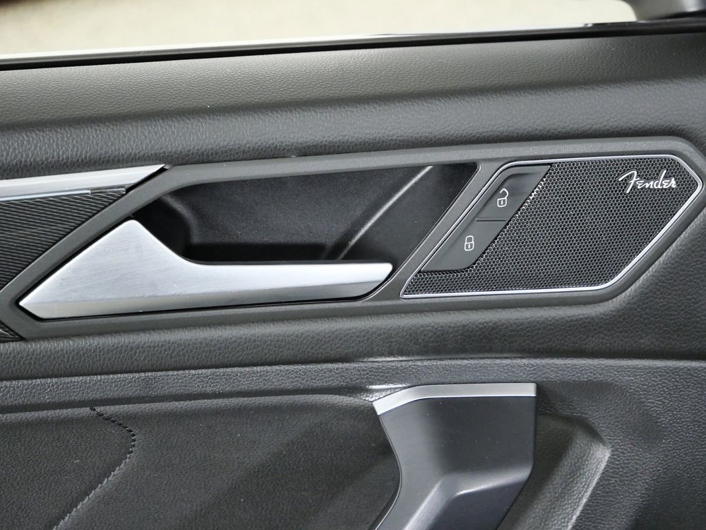 Thumbnail: 2021 Volkswagen Tiguan - 37