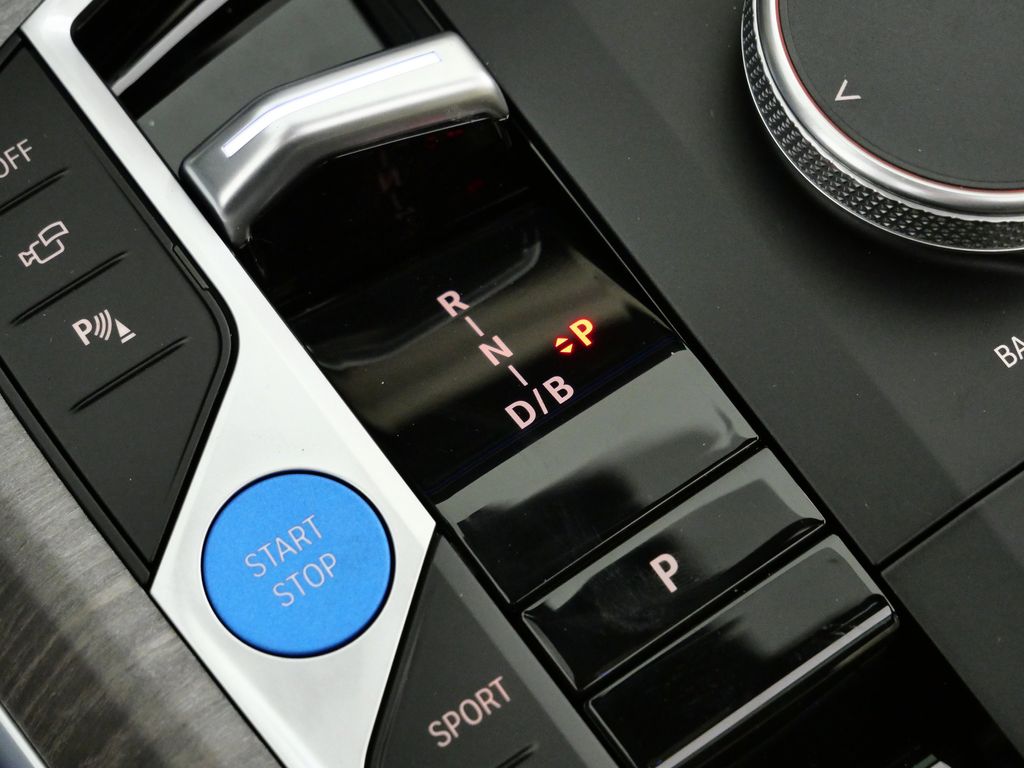 Thumbnail: 2025 BMW i4 - 47