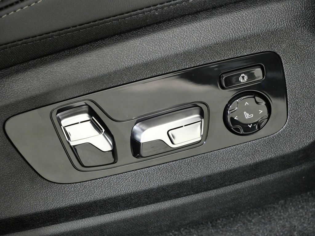 Thumbnail: 2026 BMW X6 - 22