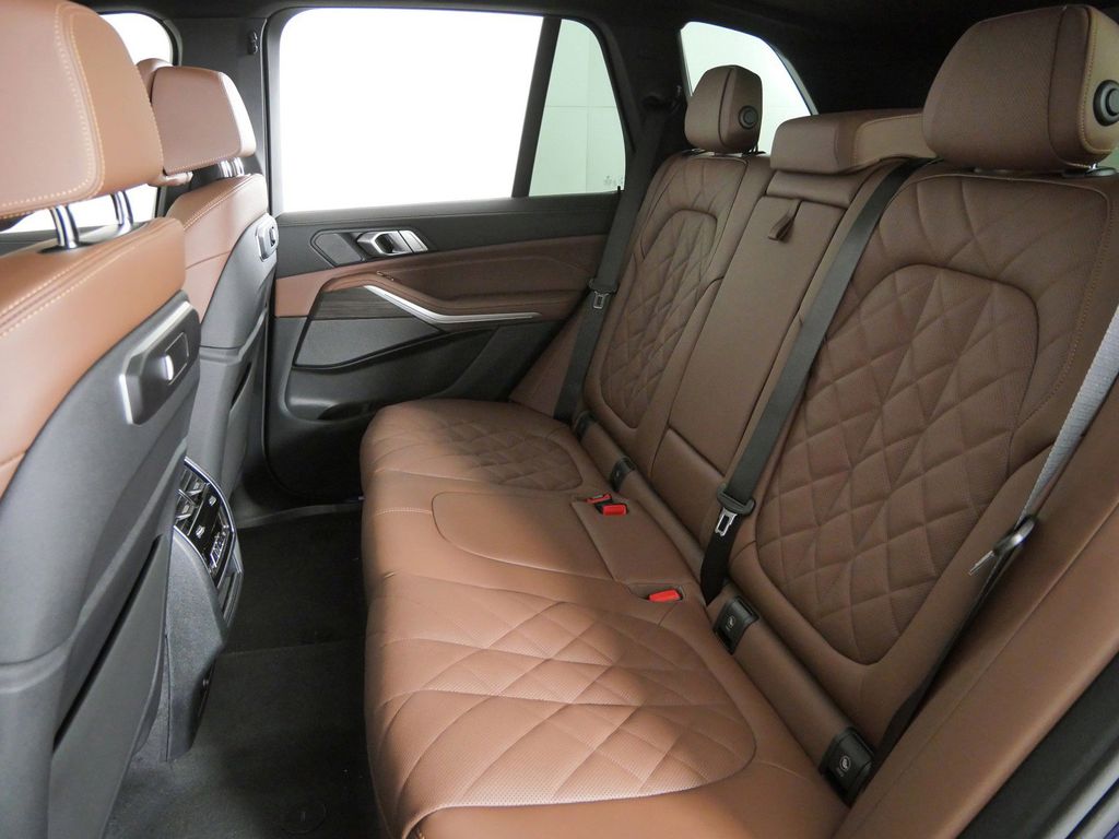 Thumbnail: 2026 BMW X5 - 32