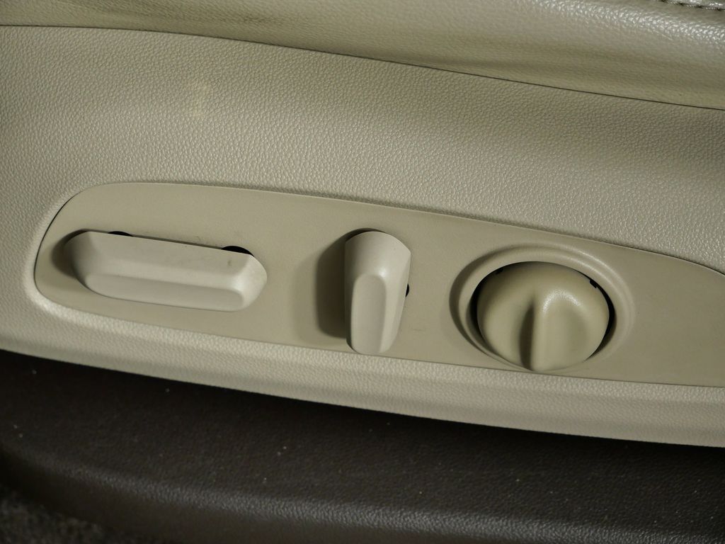 Thumbnail: 2017 GMC Acadia - 39