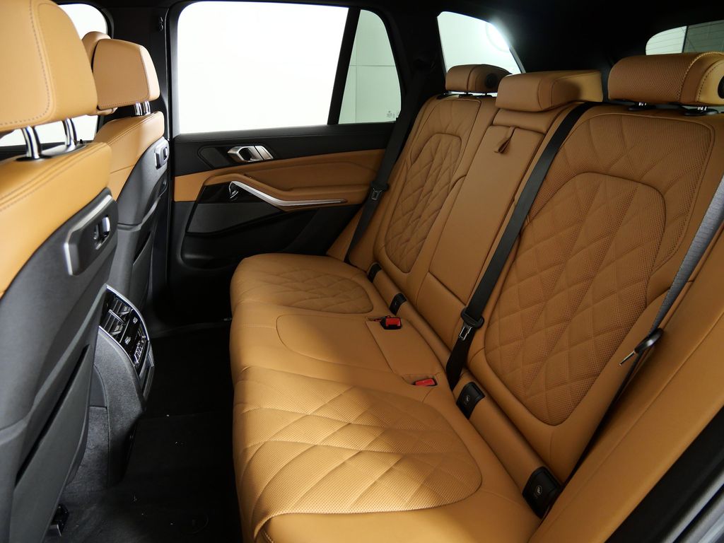 Thumbnail: 2026 BMW X5 - 33