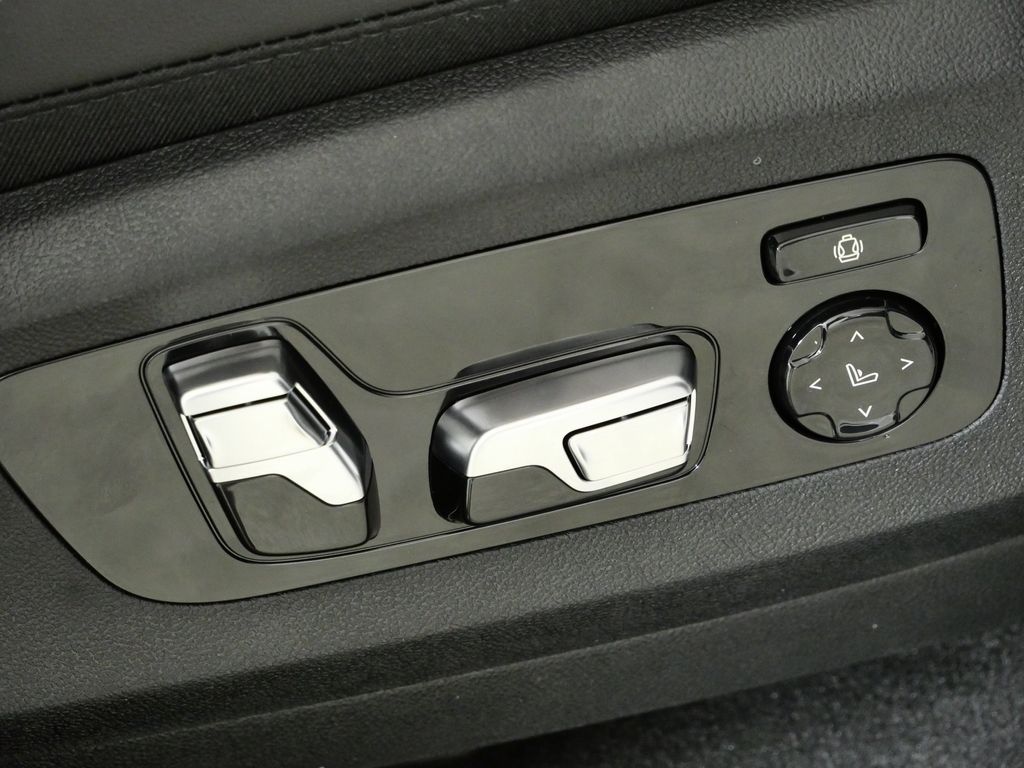 Thumbnail: 2026 BMW X5 - 22